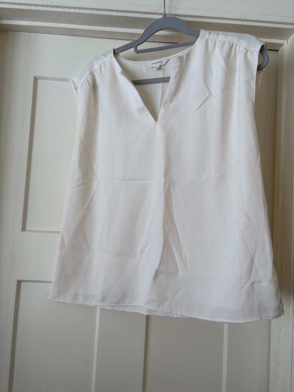 Banana Republic Cream V-Neck Blouse
